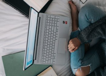 How to fix Realtek HD Audio Manager now showing in Windows 10