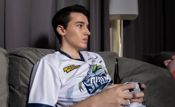 Dota 2: Interview with Young CIS Star “Collapse” on How to go Pro & His Journey