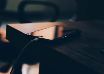 Fix Samsung Galaxy S21, S21 Plus, S21 Ultra not charging issue