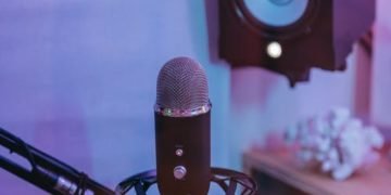 Output sound with speakers