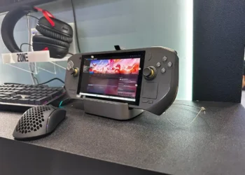 Zotac Zone, Steam Deck, Lenovo Legion Go, Asus Rog Ally Which is best to buy